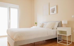 Modern 2Bdr Apt - 2' To Metro - Direct To Acropolis